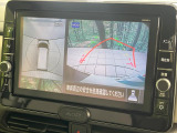 【アラウンドビューモニター】専用のカメラにより、上から見下ろしたような視点で360度クルマの周囲を確認することができます☆死角部分も確認しやすく、狭い場所での切り返しや駐車もスムーズに行えます。