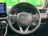 【純正革巻きステアリング】上質な革を使用することで、手にしっかり馴染みとても運転しやすいハンドルです♪