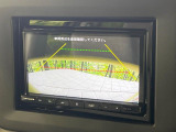 【バックカメラ】駐車時に後方がリアルタイム映像で確認できます。大型商業施設や立体駐車場での駐車時や、夜間のバック時に大活躍!運転スキルに関わらず、今や必須となった装備のひとつです!