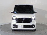 HIDより明るいLEDヘッドライト が装備されています。より明るく!省電力!で、夜間走行時や雨の日に明るく安全に前方を照らすことが出来ます。