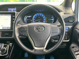 【純正革巻きステアリング】上質な革を使用することで、手にしっかり馴染みとても運転しやすいハンドルです♪