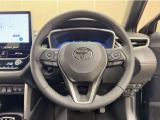 ステアリングスイッチ搭載!手を離さずに手元のスイッチでさまざまな操作が可能。運転中、視線をそらさなくても操作ができて安全です!