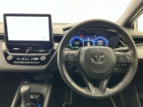 スポーティームード溢れる運転席周りですね。 クイックなドライビングに対応できるよな運転席回りになっています。 ドライブがますます楽しくなりますね!