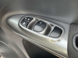パワーウインドウ(運転席:ワンタッチ、キーオフ後作動、挟み込み防止機構付)付きです。