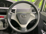 インテリアに合わせたデザインのステアリングは、運転される方のことも考え、運転しやすい形状、大きさです。是非一度、実際に触ってお確かめください。