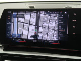 【純正ナビゲーション】BMWのナビゲーションは操作性も良く、詳細な地図情報と交通状況を見やすく表示し、快適なドライビングをサポートしながら目的地までナビゲートします。