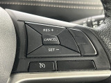 【クルーズコントロール】高速道路もラクラク走行。アクセルを離しても一定速度で走行ができ、長距離運転時の負担を軽減!加速・減速も簡単なスイッチ操作で調整できます。