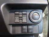 運転席からも操作できる両側パワースライドドア付きです。