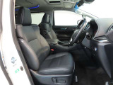 パワーシート搭載。微妙な調整が手軽にでき、ピッタリのポジションで運転することが可能です。
