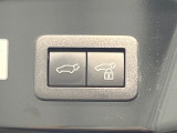 【パワーバックドア】スマートキーや運転席のボタンを押すだけでリアゲートが自動で開閉します!荷物を持っている時や、高い位置にあるバックドアを閉める際に便利な機能です♪