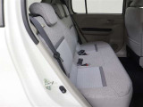 リアシートも厚く、長時間の移動もらくらくです!車種によってはラゲージスペースやトランクへのアクセスも可能!乗り心地・使い勝手共に充実です!!