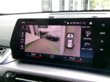 高画質の全周囲カメラが付いております。コーナーセンサーと併せてご利用いただくと駐車も楽々
