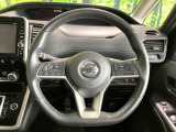 【純正革巻きステアリング】上質な革を使用することで、手にしっかり馴染みとても運転しやすいハンドルです♪