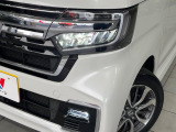 【シーケンシャルターンランプ付きLEDヘッドライト】人気の『流れるウィンカー』付きのLEDヘッドライトを装備♪高級感はもちろん、点灯時は存在感たっぷりで他車からも認識されやすく安心です。