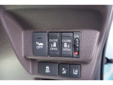 【パワースライドドアスイッチ】運転席から、後部座席の開け閉めが可能なボタンです!ワンプッシュで作動するので、手が塞がっている人などサポートに便利ですね♪