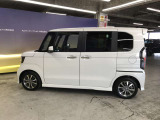 エンジンルーム、室内、クリーニング済みです。厳選したお車を屋内展示場にて展示中☆車両品質には自信がございます!ぜひ一度ご来店ください!!