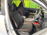 運転席シート廻りは使用感も少なく、良好な状態となっています。前オーナー様が丁寧に使っていたことがよくわかりますね。