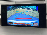 【バックカメラ】駐車時に後方がリアルタイム映像で確認できます。大型商業施設や立体駐車場での駐車時や、夜間のバック時に大活躍!運転スキルに関わらず、今や必須となった装備のひとつです!