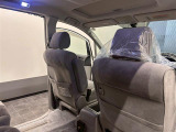 荷物を持っている時や、高い位置にあるバックドアを閉める際にボタン一つで簡単に閉める事が出来る便利な機能です。