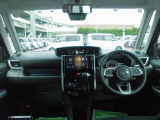 大きなフロントガラスで運転中の視界良好☆