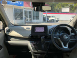 フロントガラスも大きく開放感がありますので、視界が広く運転がとてもし易いです!