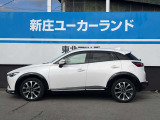 CX-3 は、全長4275mm、全幅1765mm、全高1550mm。一般的な立体駐車場に入庫可能なサイズで、駐車場探しにも困りません。ただし、少ないですが高さ制限がある場所がございます、にご注意ください。