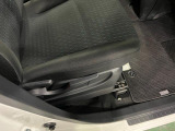 痛みの出やすい運転席シートの角、フロアマット、座面、ともに良好です