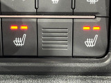 【シートヒーター】寒い日に重宝するシートヒーター!エアコンより早く温まってくれるので寒がりの人も安心ですね♪エアコンの温風は乾燥するから苦手、という方にもをおすすめです。