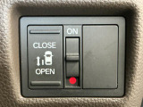 【片側電動スライドドア】電動で開閉可能なスライドドア!狭い駐車場も乗り降り快適で、強風で意図せずドアが開いてしまう心配もございません!運転席のボタンからも操作可能です♪