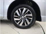 純正14インチアルミホイール装備・タイヤサイズ165/65R14