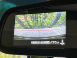 【バックカメラ】駐車時に後方がリアルタイム映像で確認できます。大型商業施設や立体駐車場での駐車時や、夜間のバック時に大活躍!運転スキルに関わらず、今や必須となった装備のひとつです!
