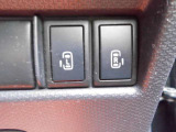 運転席から両側パワースライドドアを開け閉め出来ます。