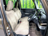 運転席シート廻りは使用感も少なく、良好な状態となっています。丁寧に使われていたことがよくわかりますね。