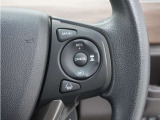 ◆アダプティブクルーズコントロール◆予め設定した車速内でクルマが自動的に加減速。前走車との適切な車間距離を維持しながら追従走行します。【LKAS】車線維持支援システムでステアリング操作を支援。