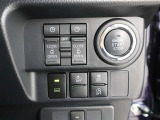 人気の【両側電動スライドドア】外から取っ手を引いたり、車種によってはボタンを押すだけでスライドドアの開閉が可能!鍵のボタンでも操作が出来て雨の日など少し離れたところからドアのかけ締め便利機能です!