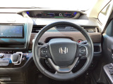 視認性の良いメーターで、運転中も情報がひと目で確認できて安心。見やすさにこだわったデザインで、毎日のドライブがもっと快適に