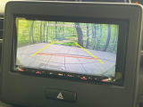 【バックカメラ】駐車時に後方がリアルタイム映像で確認できます。大型商業施設や立体駐車場での駐車時や、夜間のバック時に大活躍!運転スキルに関わらず、今や必須となった装備のひとつです!