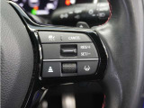 ◆アダプティブクルーズコントロール◆予め設定した車速内でクルマが自動的に加減速。前走車との適切な車間距離を維持しながら追従走行します。【LKAS】車線維持支援システムでステアリング操作を支援。