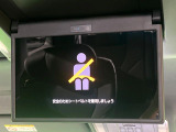 【13.2型有機ELフリップダウン】三列目からでも迫力のエンタメが観れる大画面フリップダウン。有機ELのモニターでは、一般的なフリップダウンよりも高コントラストでキレイな映像を楽しめます。