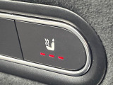 ●フロントシートヒーティング:運転席・助手席共に三段階で調節が可能なシートヒーターを装備しております。季節を問わず快適にご使用いただけます。