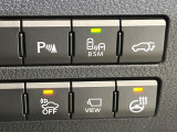 【パワーバックドア】スマートキーや運転席のボタンを押すだけでリアゲートが自動で開閉します!荷物を持っている時や、高い位置にあるバックドアを閉める際に便利な機能です♪