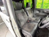 運転席シート廻りは使用感も少なく、良好な状態となっています。丁寧に使われていたことがよくわかりますね。