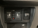 【両側パワースライドドア】両側がパワースライドドアになっており、運転席のスイッチやスマートキーでも開閉が可能です!開口部も広いので乗り降りも楽々♪