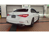 メルセデス・ベンツの定める厳しい基準をクリアしたお車のみをご案内させて頂きます。納車前整備はメーカー規定に基づき100項目にも及ぶ点検を熟練のメカニックによって行いご納車させて頂きます。