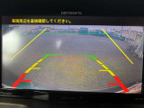 後方モニター表示でバック時の障害物もしっかり見えます!