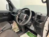 車両状態証明書修復歴の有無も一目瞭然。機能や内装・外装、走行距離、修復歴の有無をチェックし、クルマの状態を10段階にした車両状態証明書。数字や記号を使ってわかりやすく表示しています。