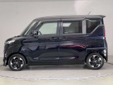 【ユーカーズ浜線へようこそ】屋根付駐車場なので、雨でもゆっくり車をご覧いただけます!当社は、新車、中古車、サービス工場と併設しております。トラブル時も安心です!