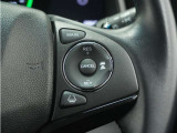 ◆アダプティブクルーズコントロール◆予め設定した車速内でクルマが自動的に加減速。前走車との適切な車間距離を維持しながら追従走行します。【LKAS】車線維持支援システムでステアリング操作を支援。
