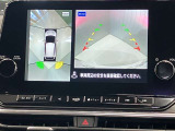 【アラウンドビューモニター】車を上から見下ろしているかのような映像で周囲の状況がひと目で確認、狭い駐車場に駐車するときも安心です♪♪障害物などがあると警告音がなりますので安心して駐車が出来ます★