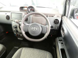 【運転席】運転席周りの画像です。プロの手で隅々までクリーニングしています。ご来店いただき実際に見てみてくださいね☆